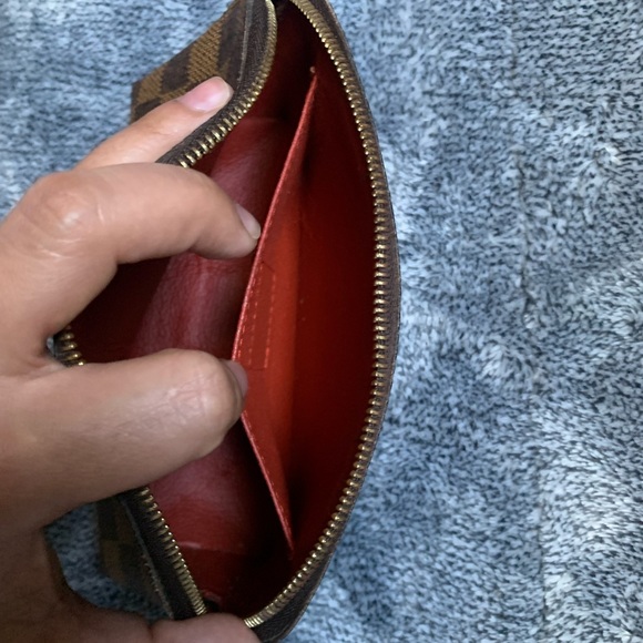 Authentic Louis Vuitton - Picture 13 of 16